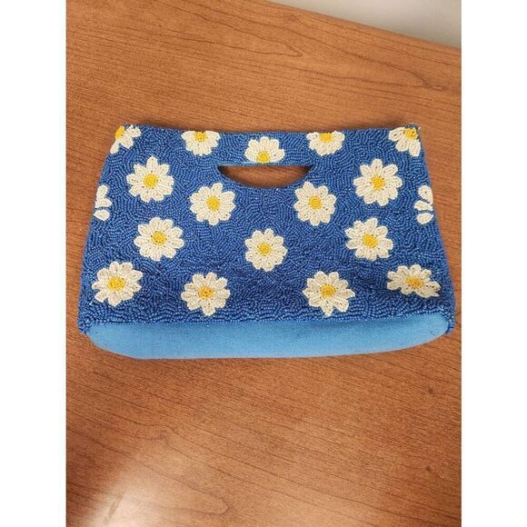 Windsor beaded clutch. Blue with white Daisy flowers - Picture 1 of 6
